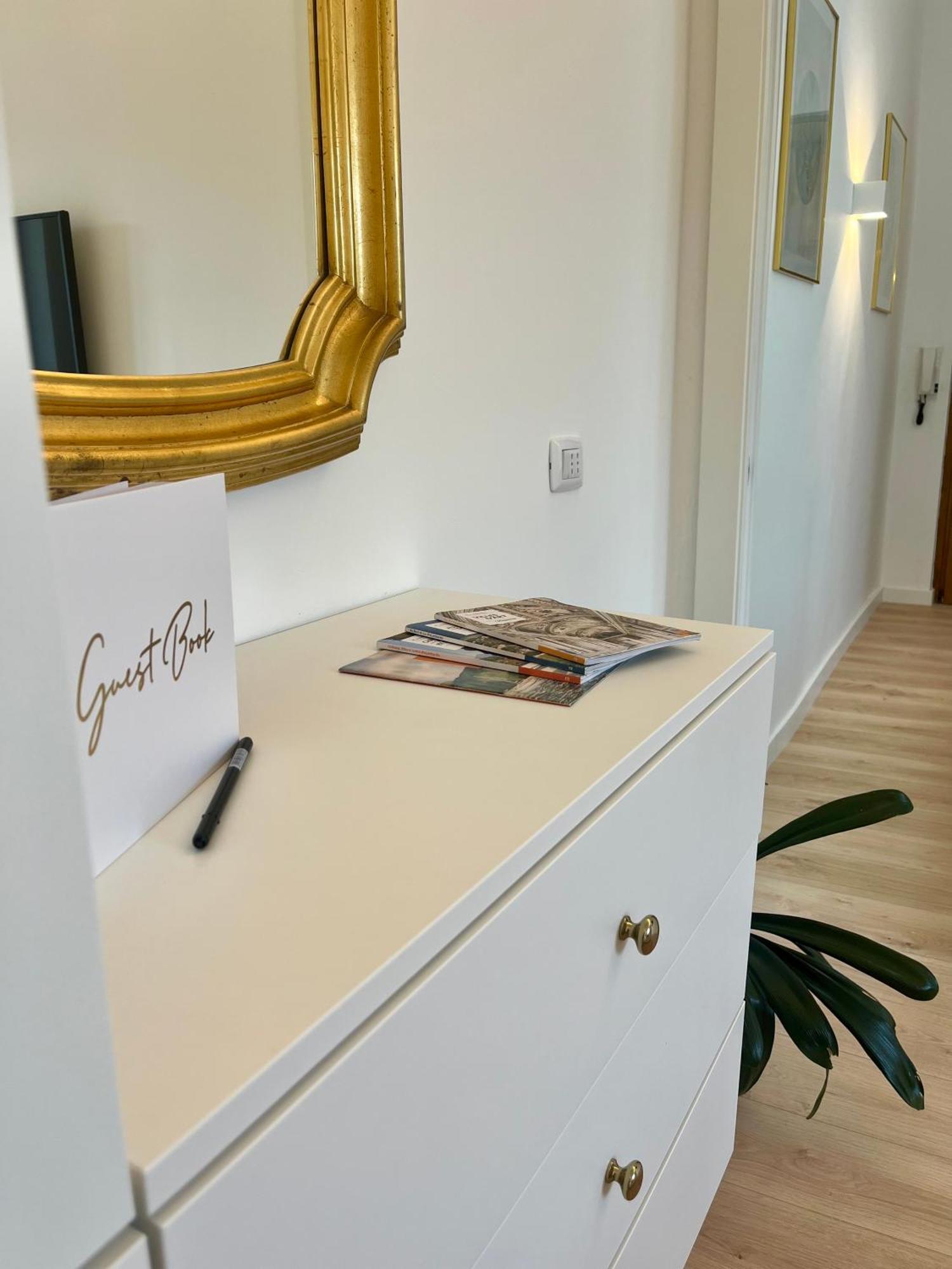V&C Home Rental Specialist Appartamenti Fronte Lago Maggiore Germignaga Eksteriør bilde