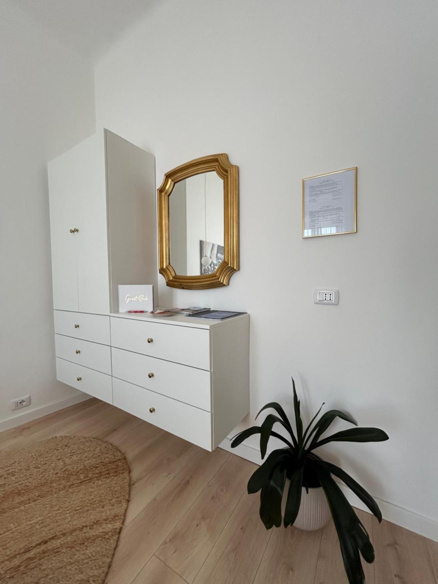 V&C Home Rental Specialist Appartamenti Fronte Lago Maggiore Germignaga Eksteriør bilde