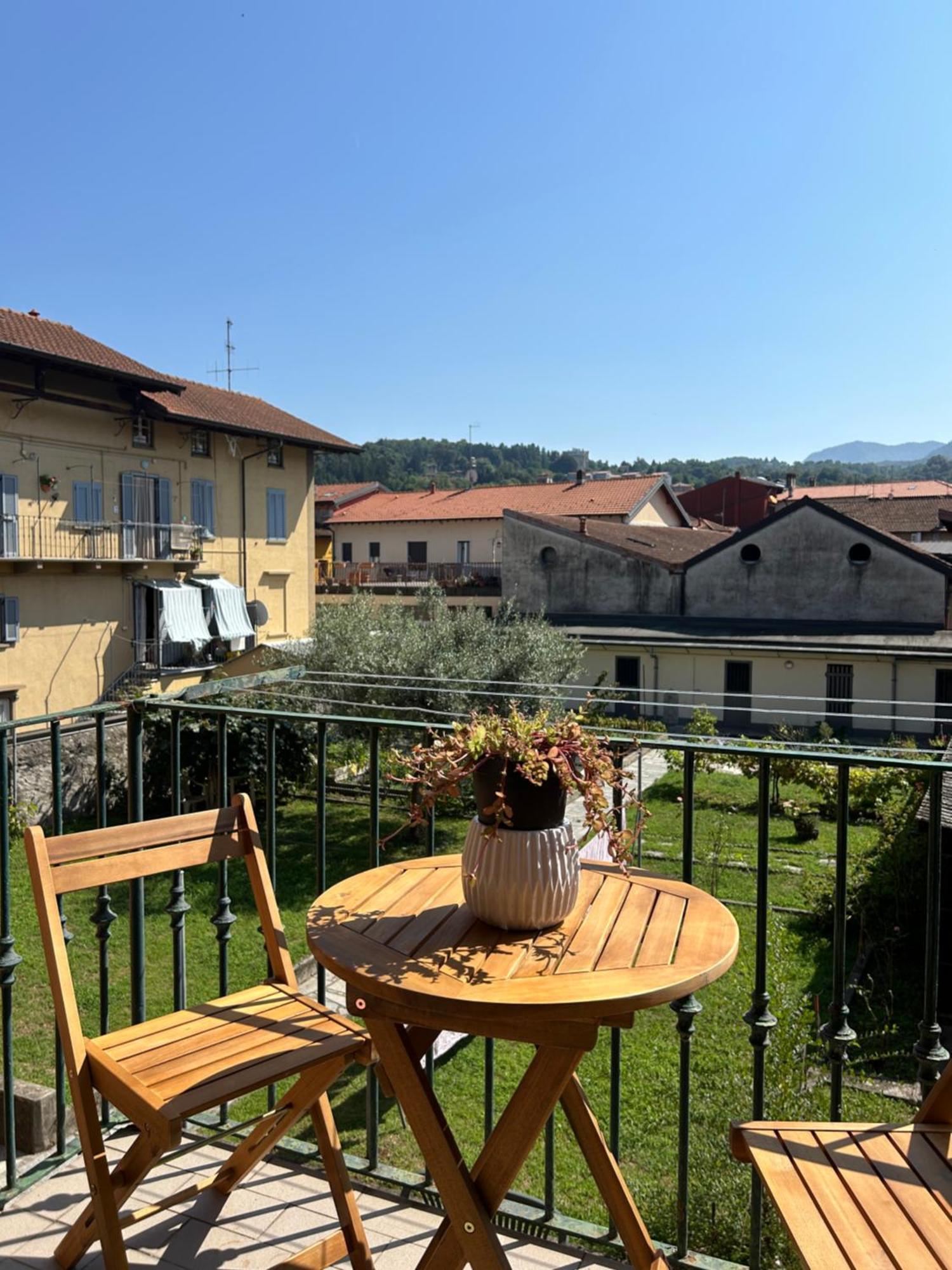 V&C Home Rental Specialist Appartamenti Fronte Lago Maggiore Germignaga Eksteriør bilde